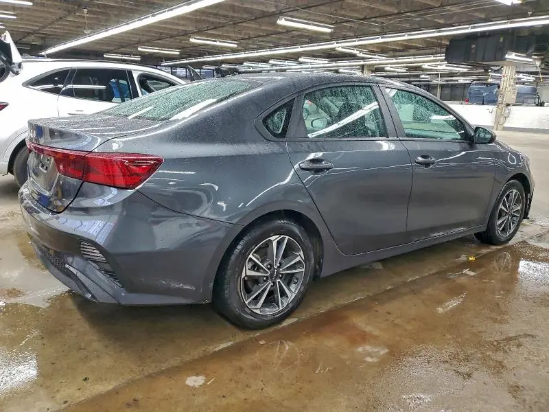 2023 KIA FORTE LX  