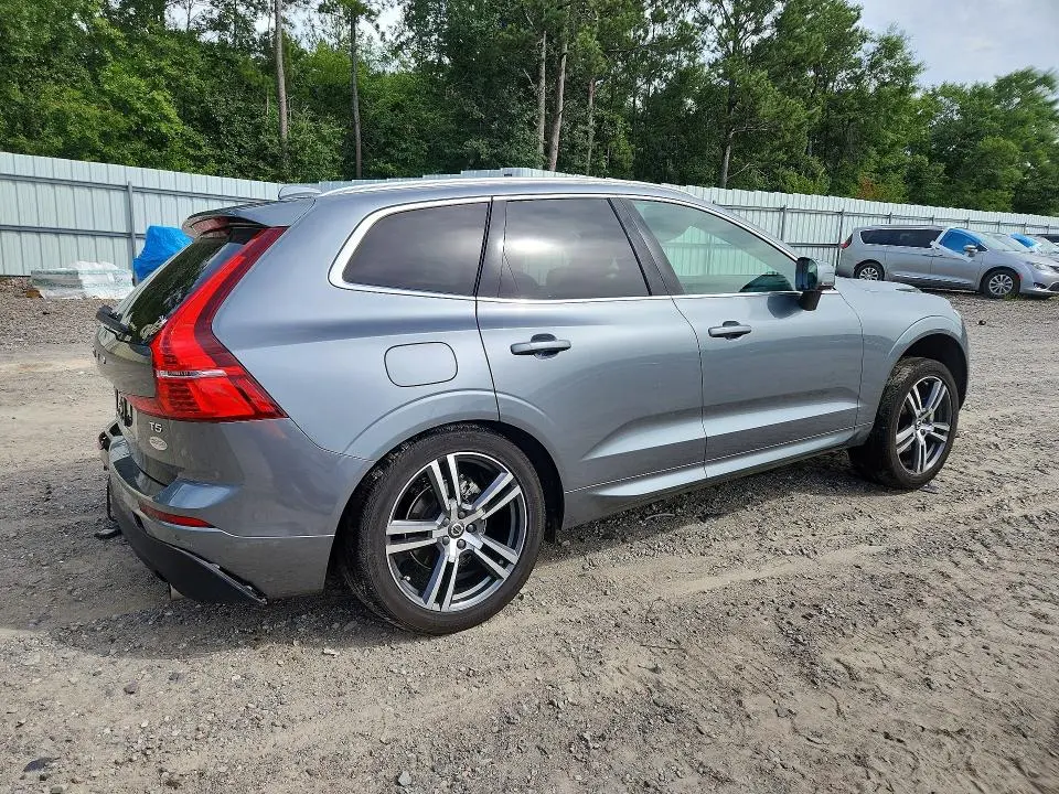 2021 VOLVO XC60 T5 MOMENTUM  
