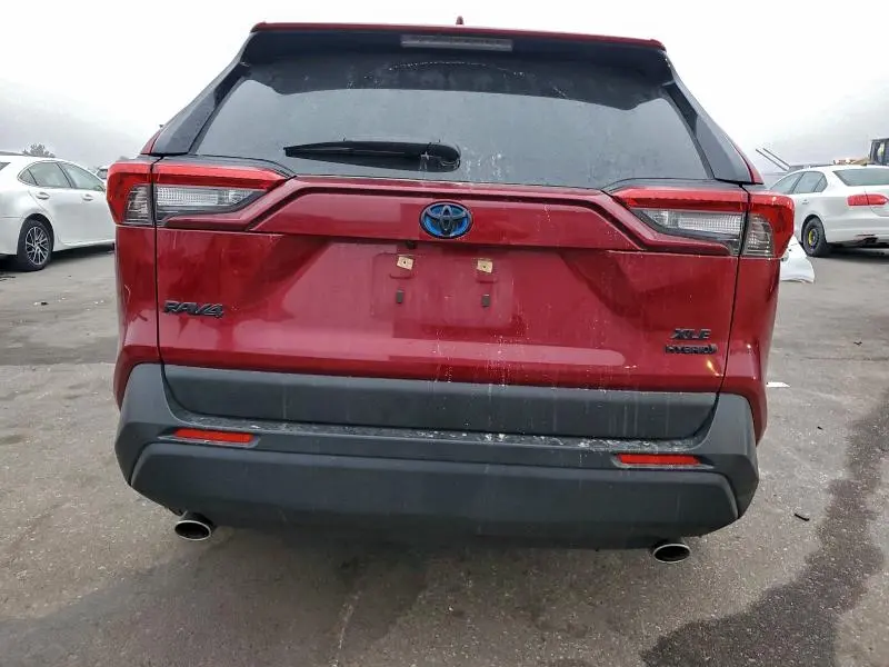 2020 TOYOTA RAV4 XLE  