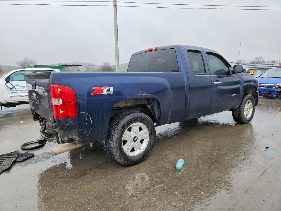 2011 CHEVROLET SILVERADO K1500 LT  