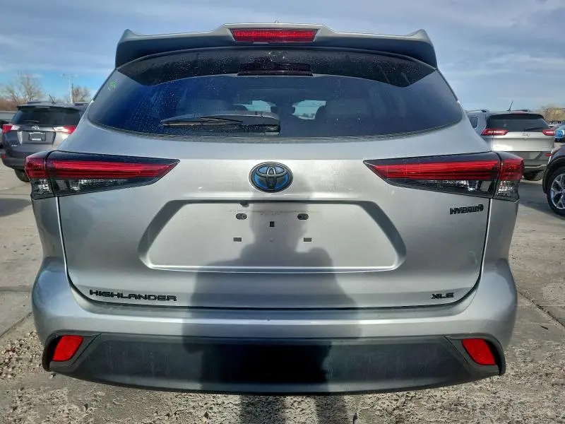 2022 TOYOTA HIGHLANDER HYBRID XLE  