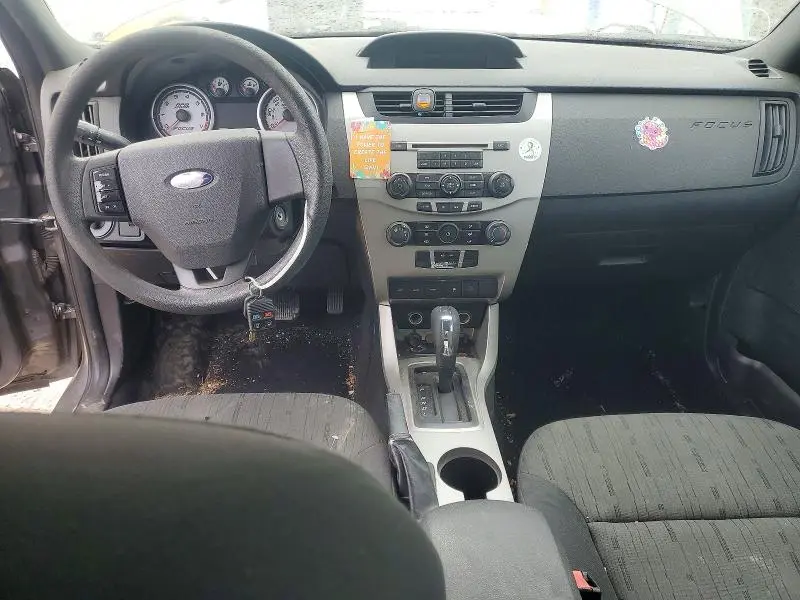 2010 FORD FOCUS SE  