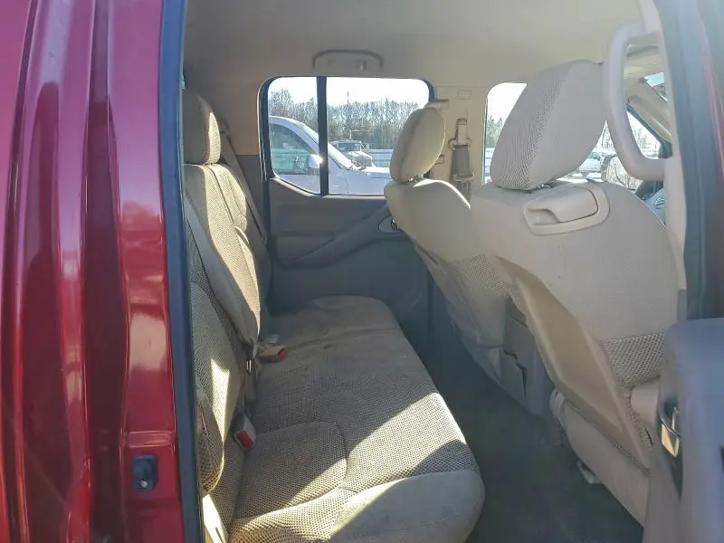 2010 NISSAN FRONTIER CREW CAB SE  