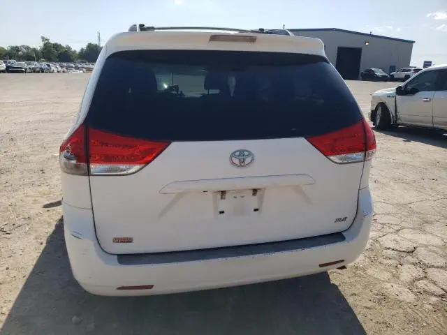 2011 TOYOTA SIENNA XLE  