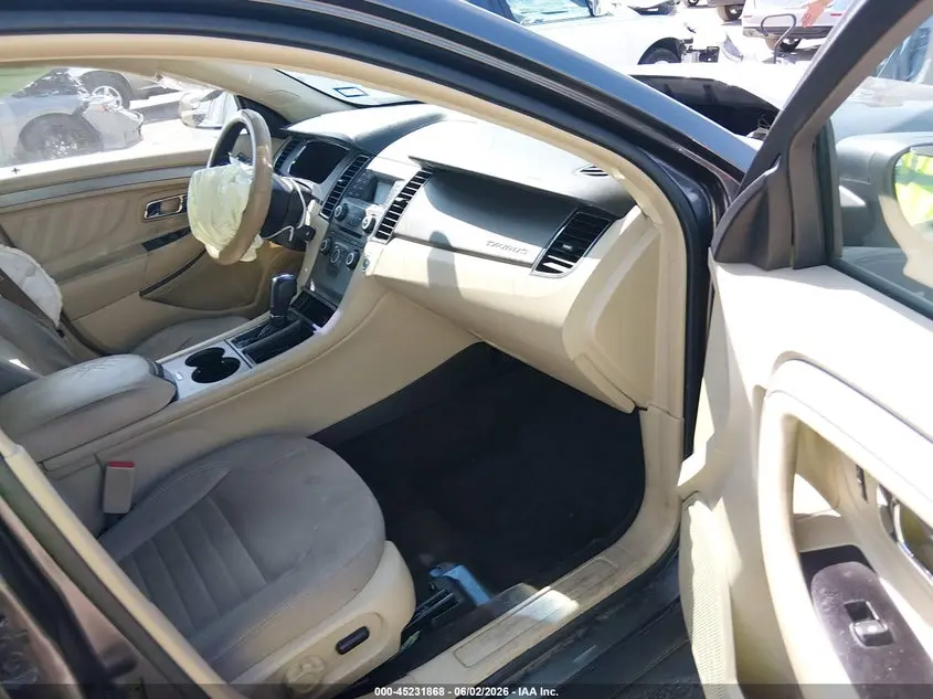 2018 FORD TAURUS SE