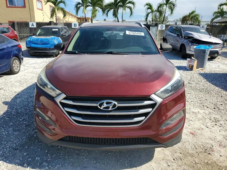 2017 HYUNDAI TUCSON SE  