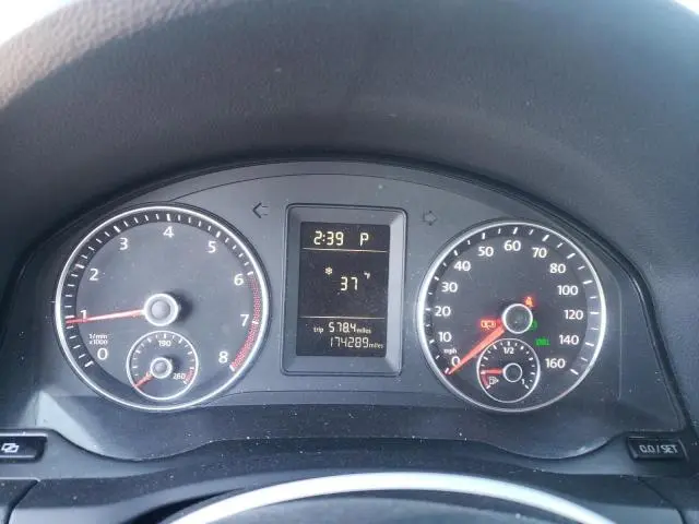 2010 VOLKSWAGEN JETTA S  