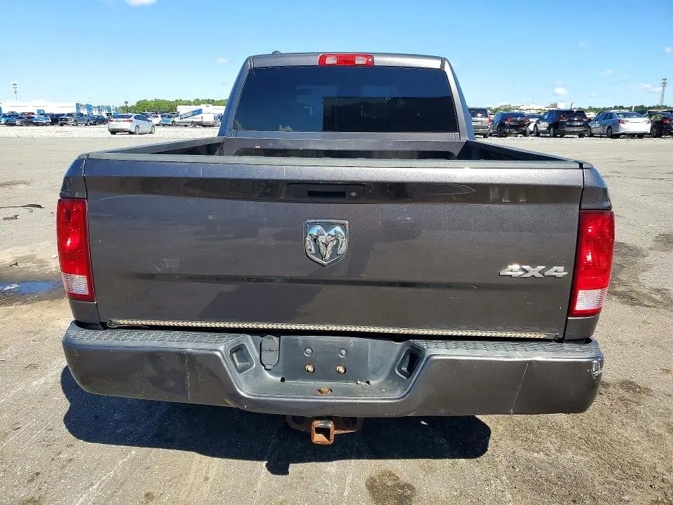 2016 RAM 1500 ST  