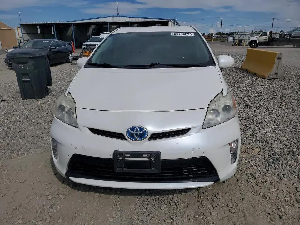 2013 TOYOTA PRIUS PERSONA SERIES SE  