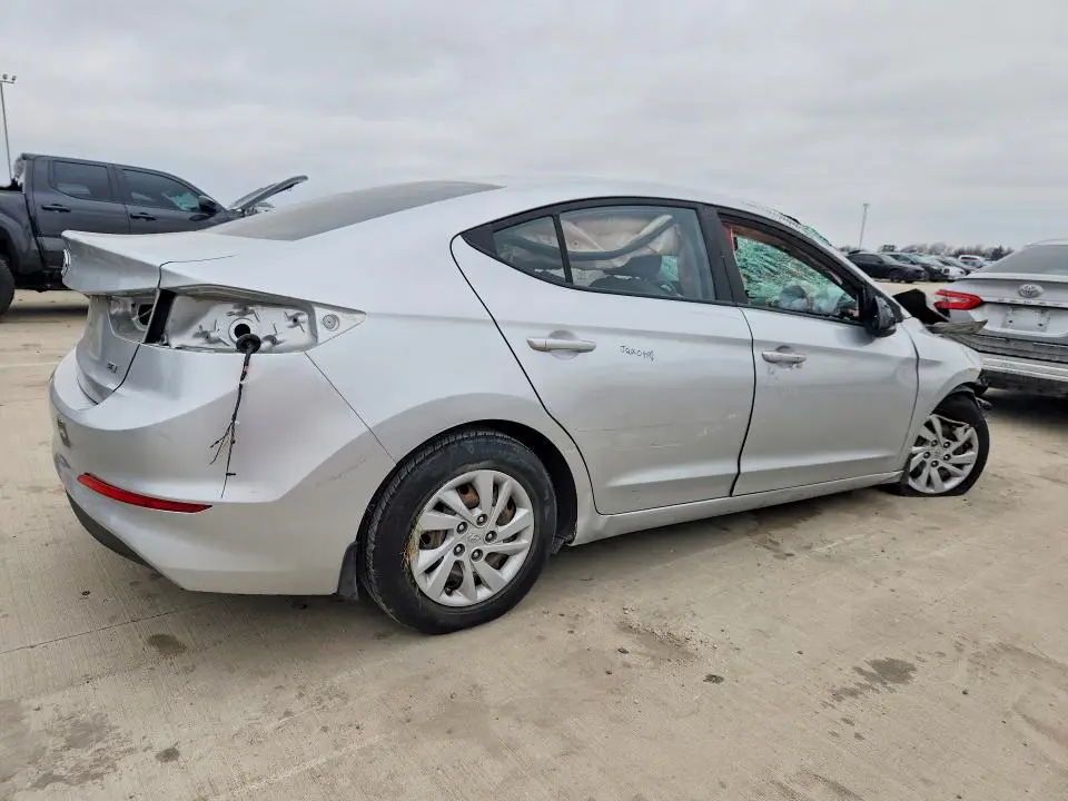 2018 HYUNDAI ELANTRA SE  