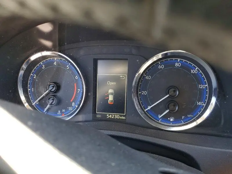 2017 TOYOTA COROLLA SE  
