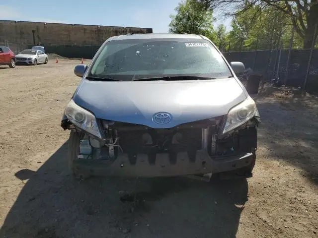 2011 TOYOTA SIENNA XLE  