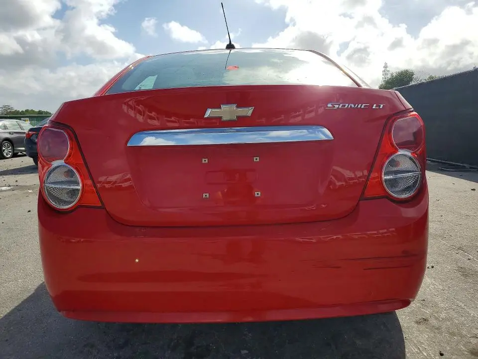 2016 CHEVROLET SONIC LT  