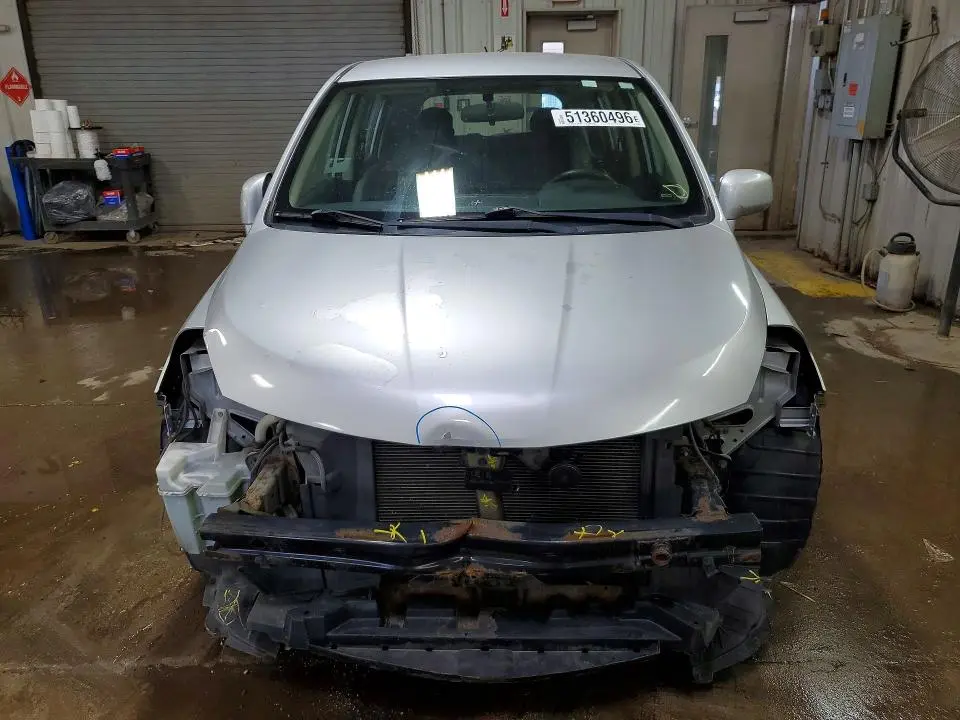 2011 NISSAN VERSA 1.8 S  
