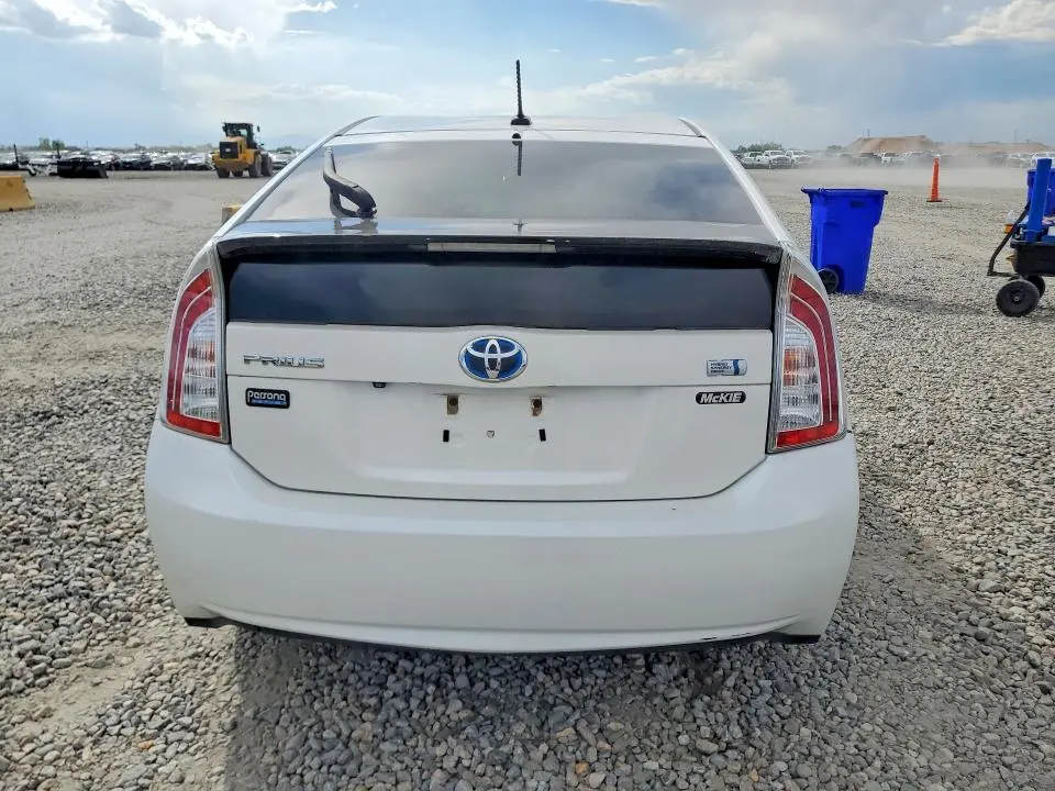 2013 TOYOTA PRIUS PERSONA SERIES SE  