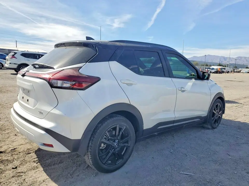 2023 NISSAN KICKS SR  