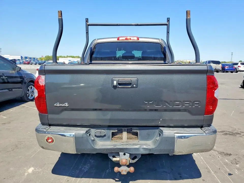 2017 TOYOTA TUNDRA SR5  