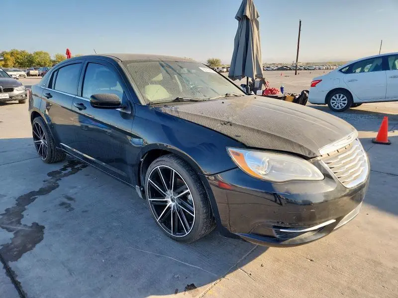 2014 CHRYSLER 200 LX  