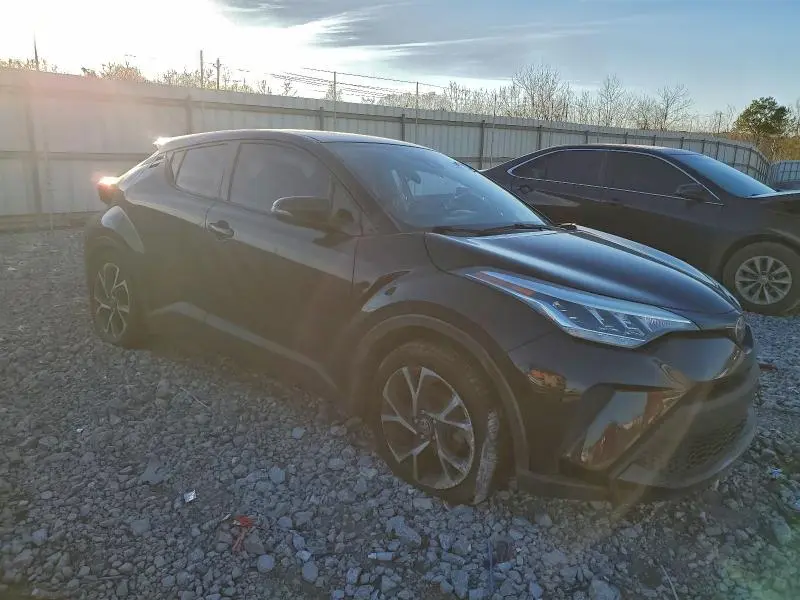 2021 TOYOTA C-HR XLE  