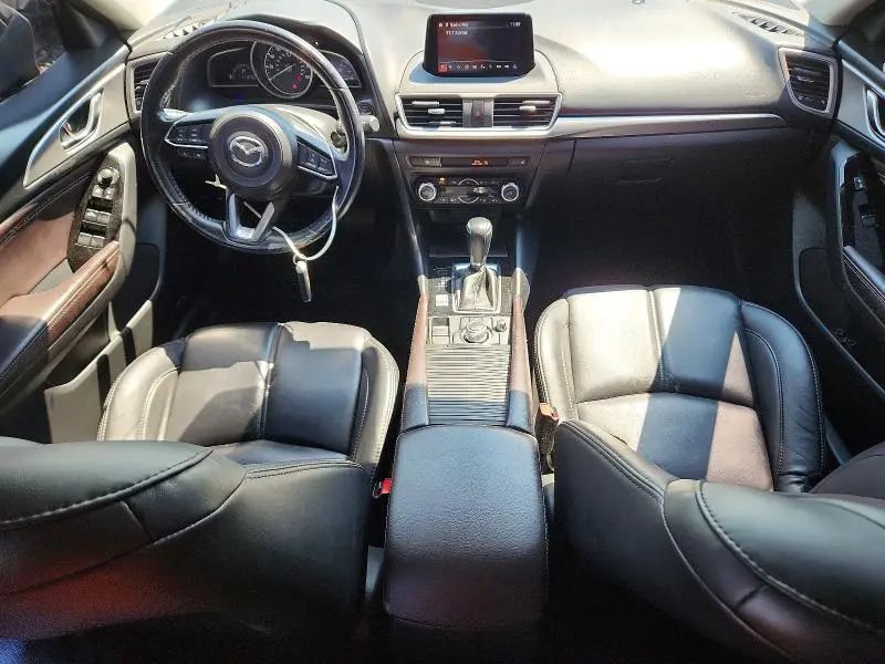 2018 MAZDA 3 TOURING  