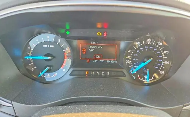 2015 FORD FUSION SE  