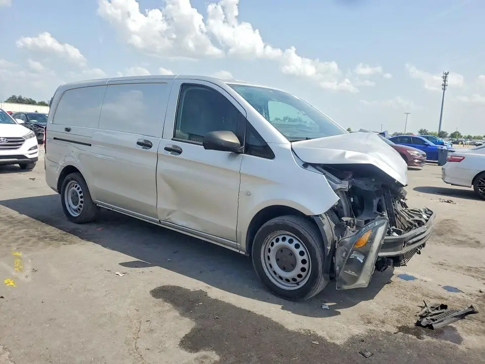 2018 MERCEDES-BENZ METRIS   