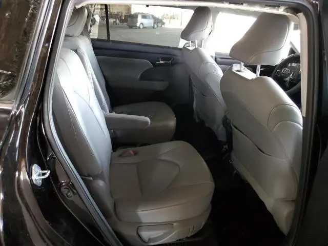 2021 TOYOTA HIGHLANDER HYBRID XLE  