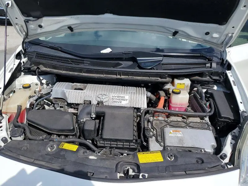 2010 TOYOTA PRIUS III  