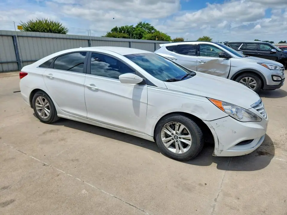2013 HYUNDAI SONATA GLS  