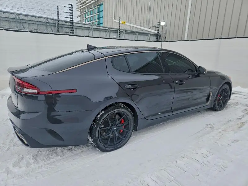 2022 KIA STINGER GT2  