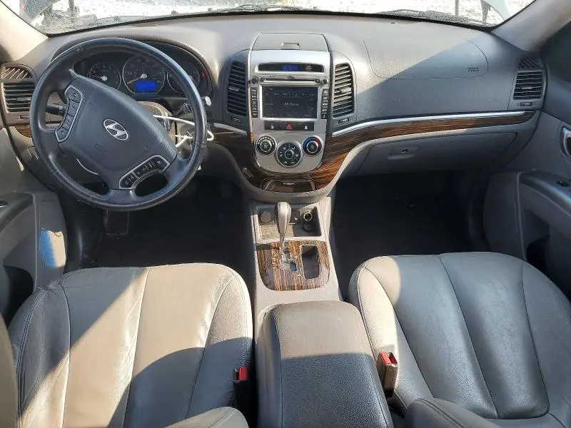 2010 HYUNDAI SANTA FE SE  
