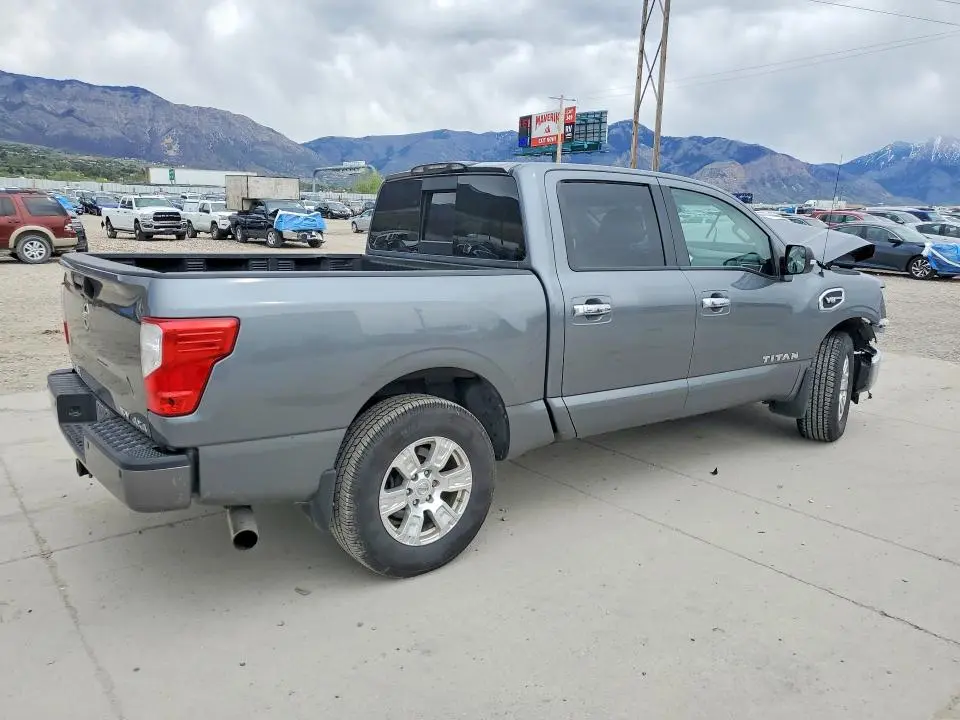 2017 NISSAN TITAN SV  
