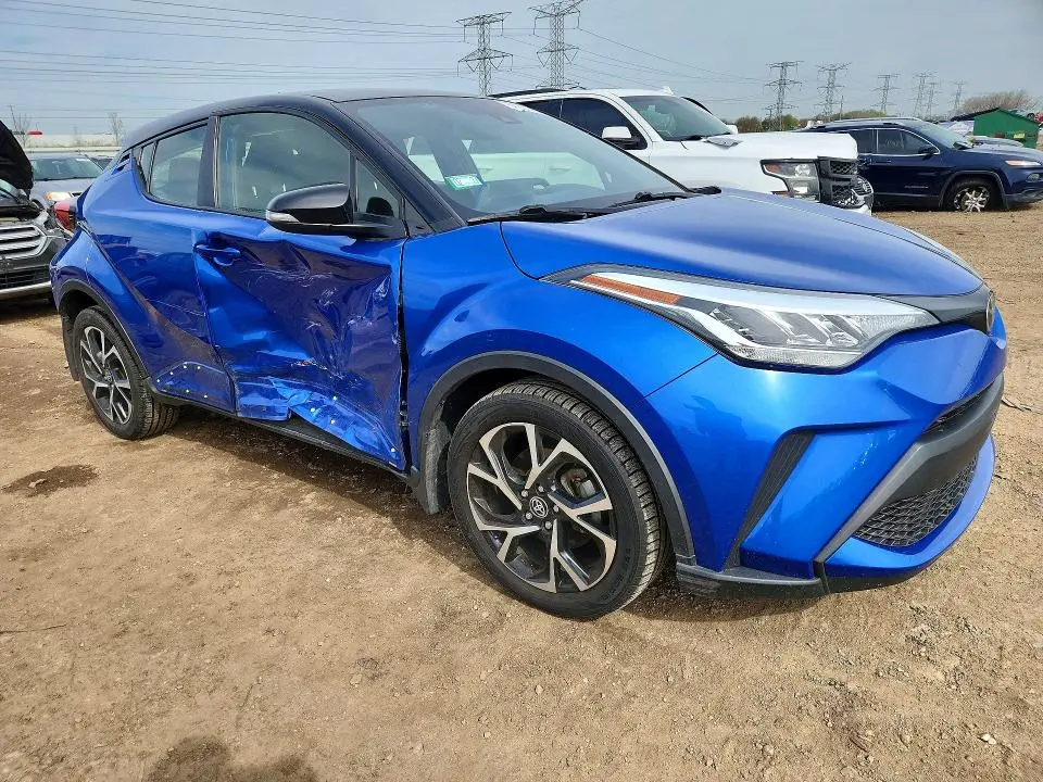 2020 TOYOTA C-HR XLE  