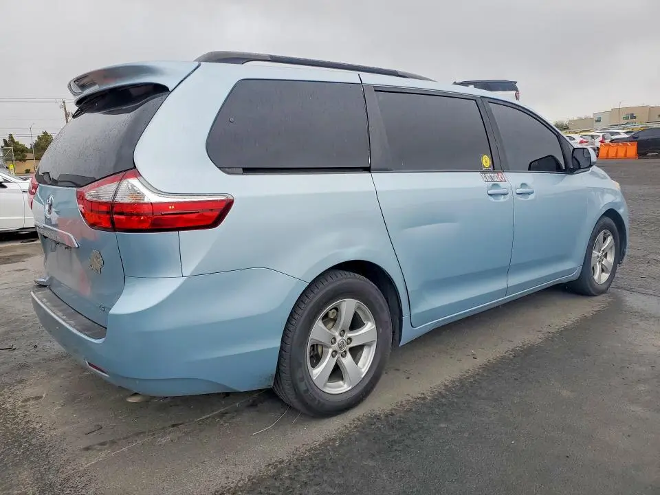 2015 TOYOTA SIENNA LE  