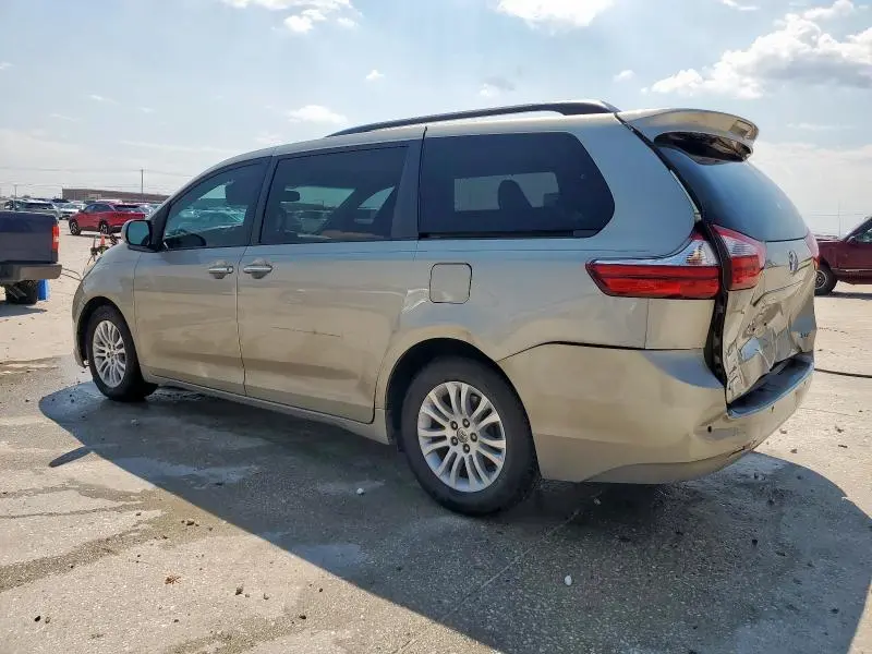 2016 TOYOTA SIENNA XLE  