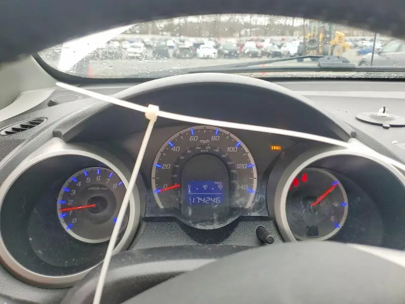 2011 HONDA FIT SPORT  