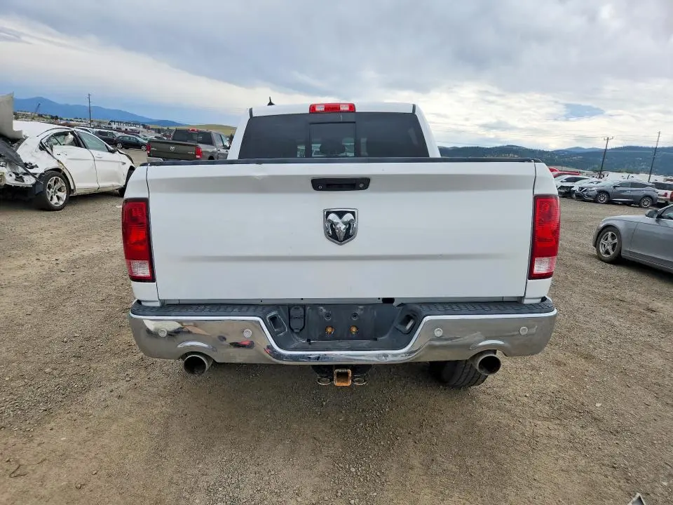2015 RAM 1500 SLT  