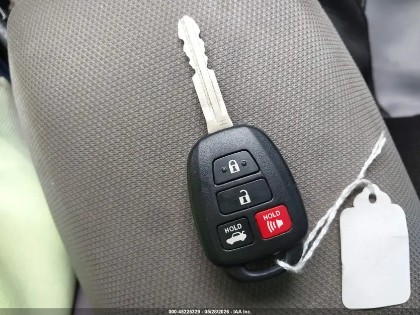 2019 TOYOTA COROLLA LE