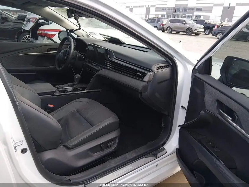 2025 TOYOTA CAMRY XLE