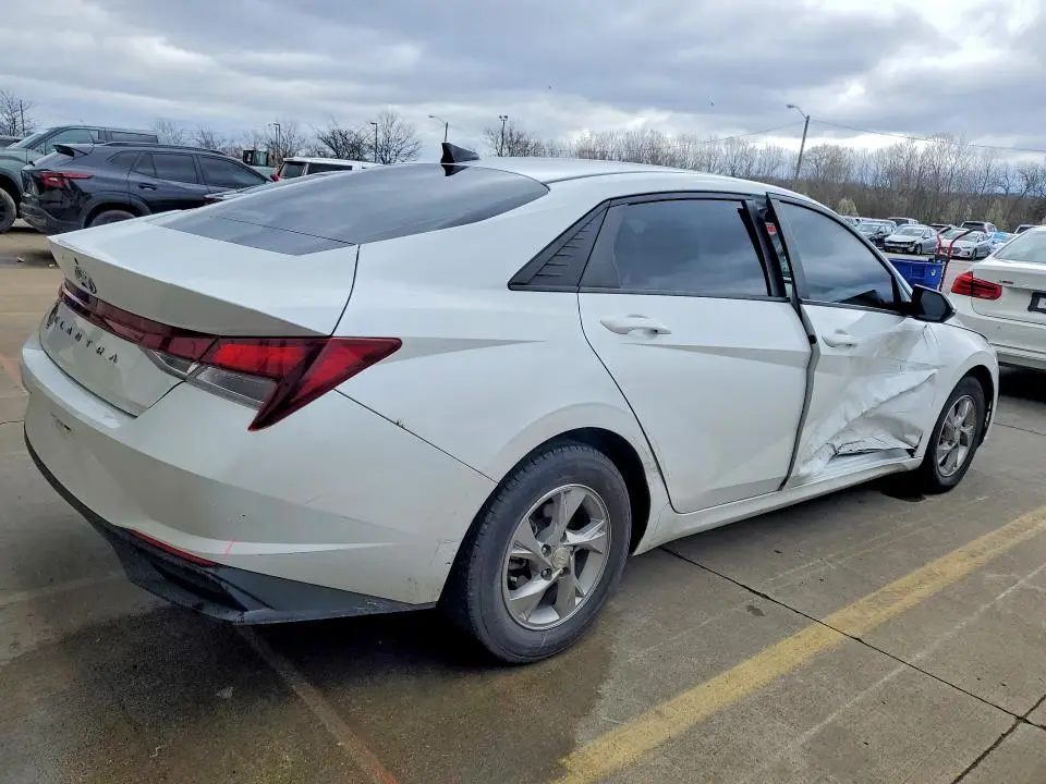 2021 HYUNDAI ELANTRA SE  