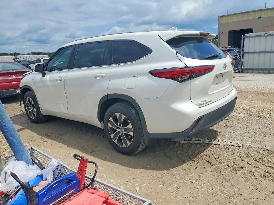2020 TOYOTA HIGHLANDER XLE  