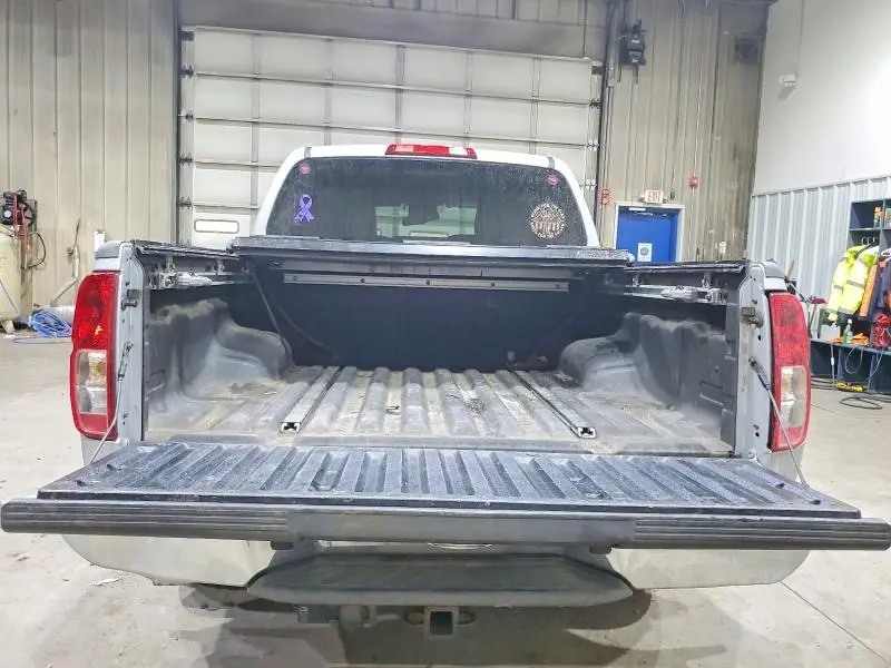 2011 NISSAN FRONTIER S  