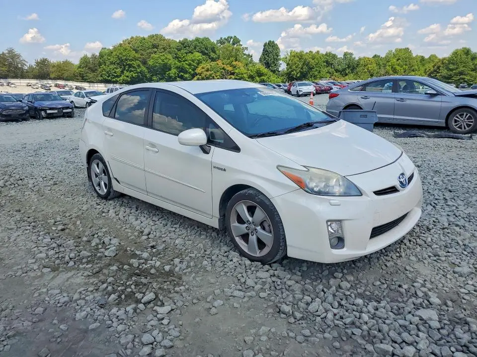 2011 TOYOTA PRIUS FIVE  