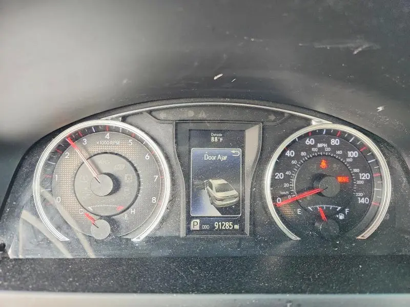2015 TOYOTA CAMRY SE  