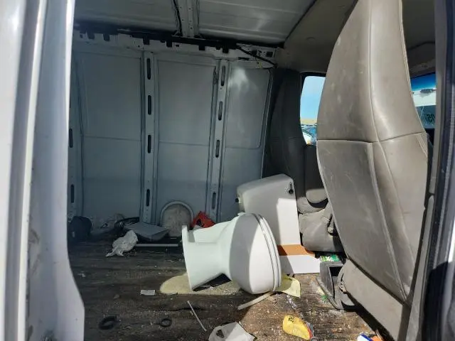 2017 GMC SAVANA G2500  