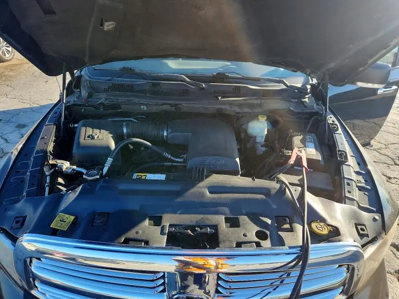 2016 RAM 1500 SLT  