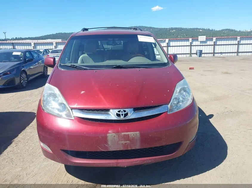 2010 TOYOTA SIENNA LIMITED