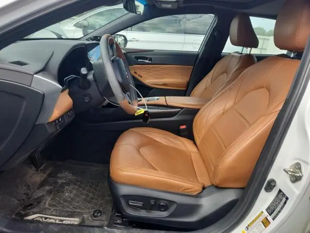 2019 TOYOTA AVALON XLE