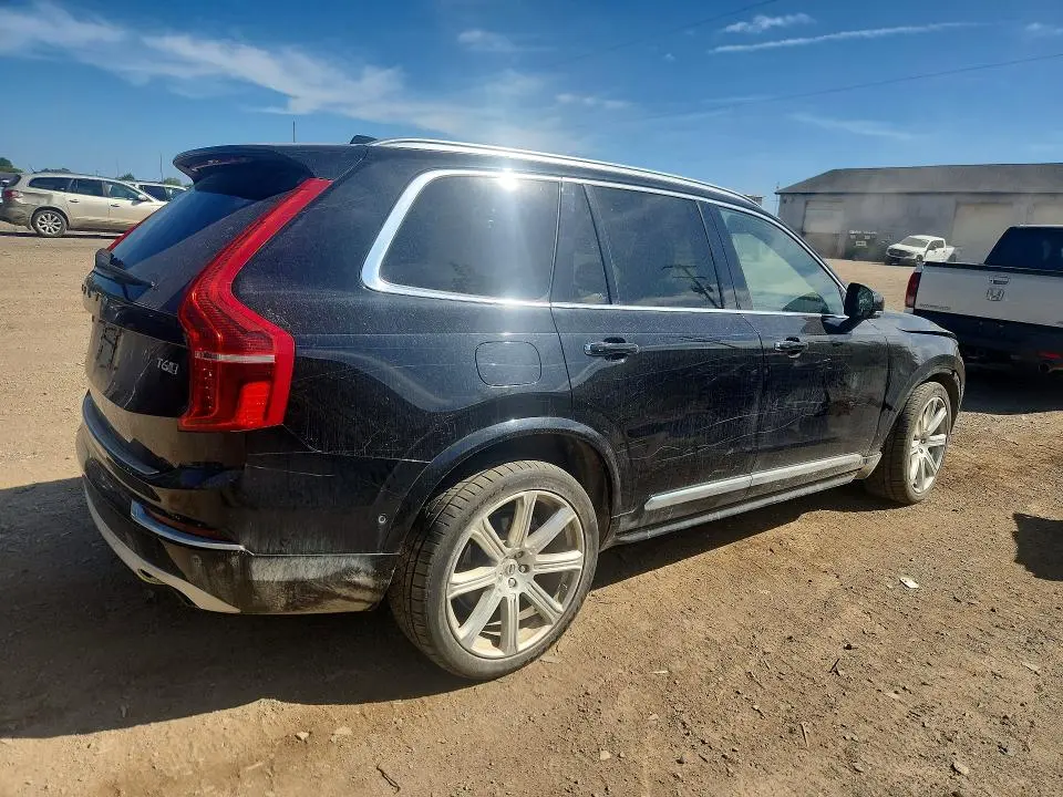 2016 VOLVO XC90 T6  