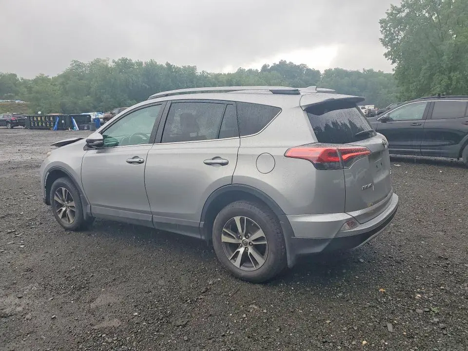 2017 TOYOTA RAV4 XLE  